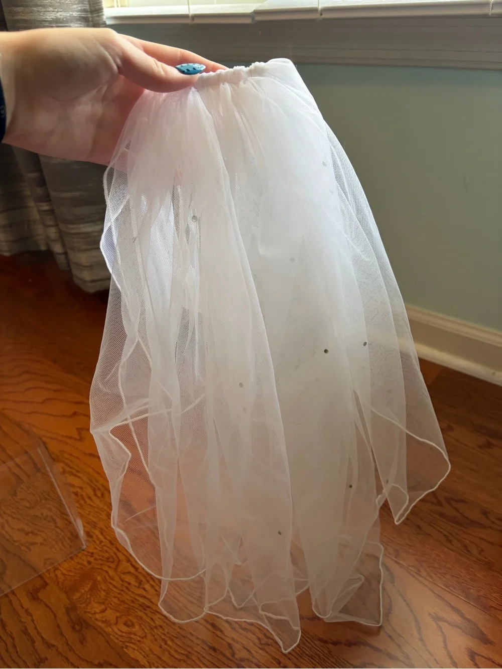 N/A sheer white
